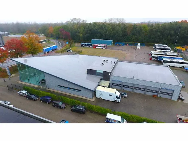 2008 showroom met werkplaats - afbeelding 46 van  100