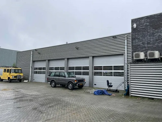 2008 showroom met werkplaats - afbeelding 60 van  100