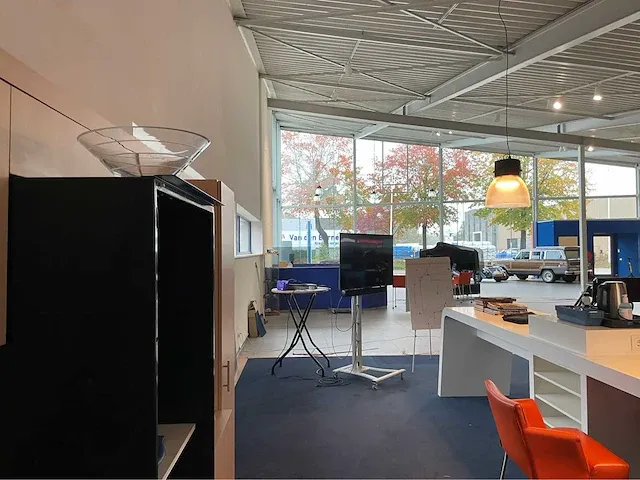2008 showroom met werkplaats - afbeelding 64 van  100
