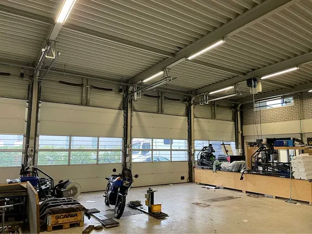 2008 showroom met werkplaats - afbeelding 78 van  100