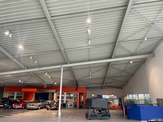 2008 showroom met werkplaats - afbeelding 89 van  100