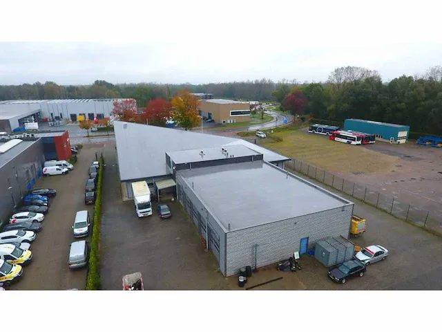 2008 showroom met werkplaats - afbeelding 79 van  100