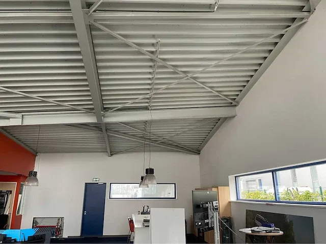 2008 showroom met werkplaats - afbeelding 97 van  100