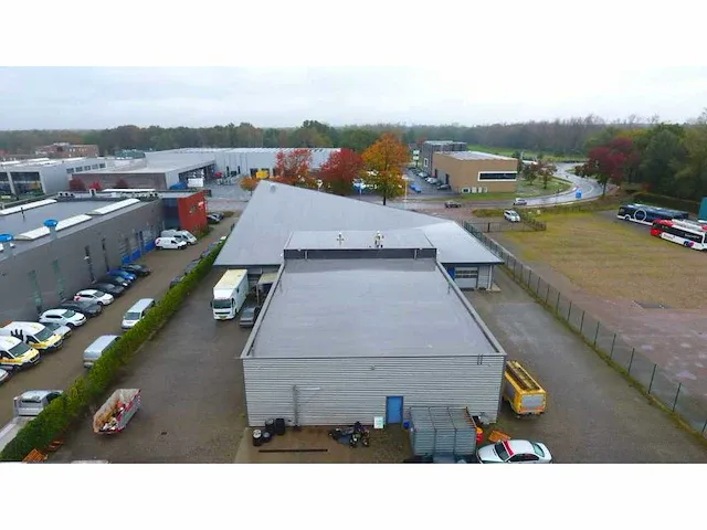 2008 showroom met werkplaats - afbeelding 90 van  100