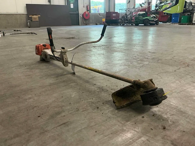 2008 stihl fs310 bosmaaier - afbeelding 3 van  5