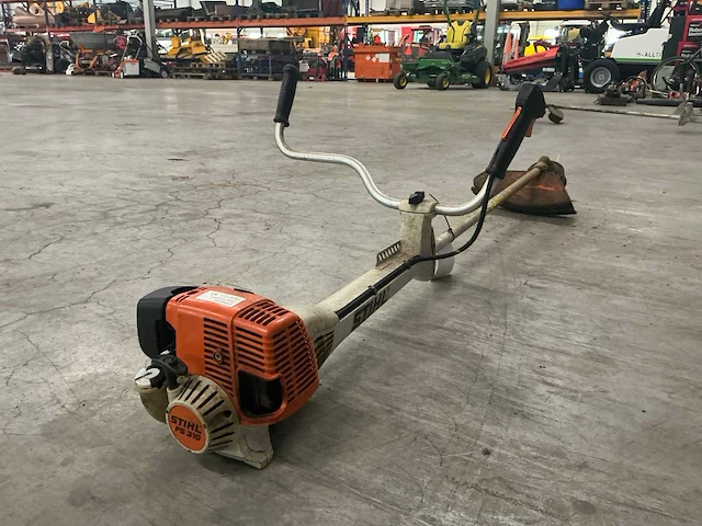 2008 stihl fs310 bosmaaier - afbeelding 4 van  5