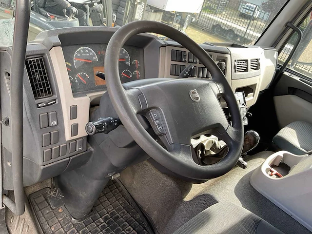2008 volvo fl 240 vrachtwagen - afbeelding 9 van  26