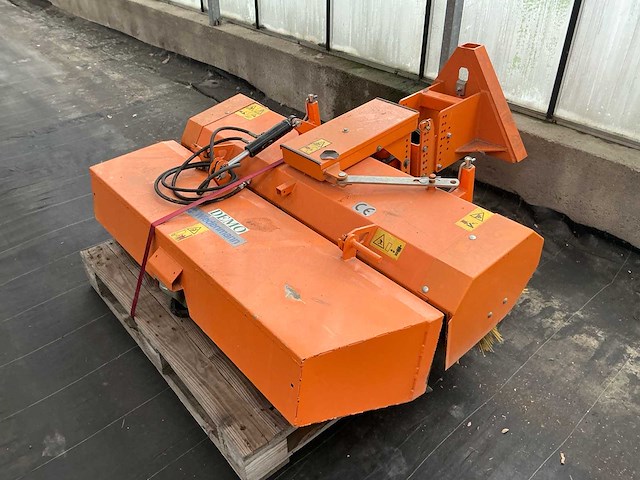 2008 wiedermann combiclean 2350 straatveegborstel met opvangbak - afbeelding 1 van  7