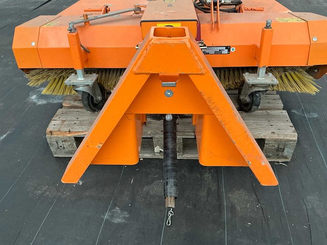 2008 wiedermann combiclean 2350 straatveegborstel met opvangbak - afbeelding 4 van  7