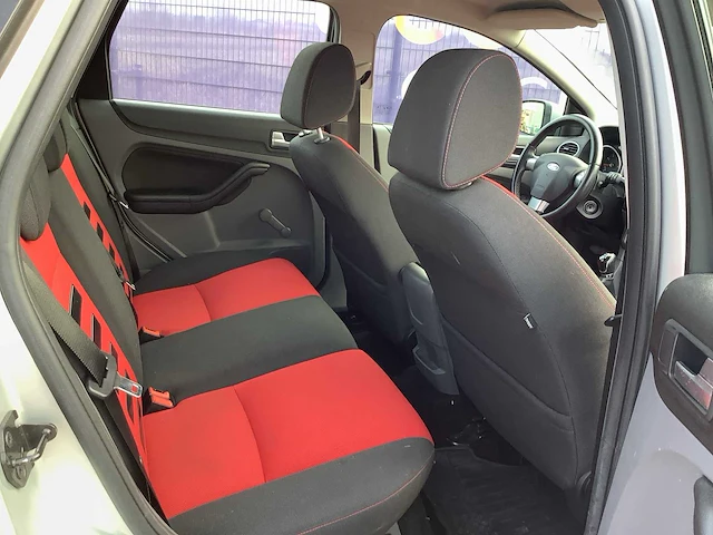 2009 - ford - focus wagon - 1.6-16v futura - personenauto - afbeelding 11 van  14