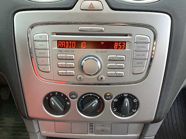 2009 - ford - focus wagon - 1.6-16v futura - personenauto - afbeelding 14 van  14