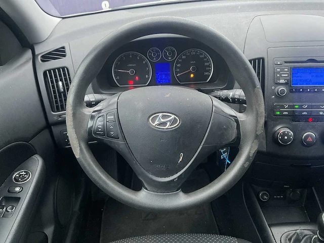 2009 - hyundai - i30 cw - 1.4i blue act. cool - personenauto - afbeelding 2 van  14