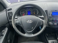2009 - hyundai - i30 cw - 1.4i blue act. cool - personenauto - afbeelding 2 van  14