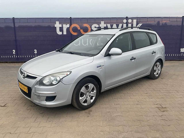 2009 - hyundai - i30 cw - 1.4i blue act. cool - personenauto - afbeelding 1 van  14