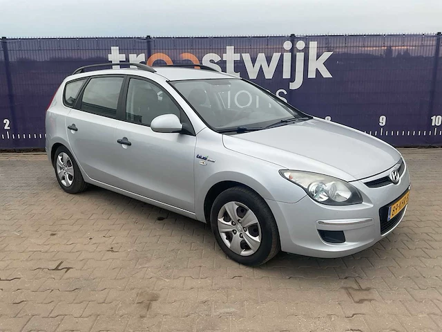 2009 - hyundai - i30 cw - 1.4i blue act. cool - personenauto - afbeelding 7 van  14