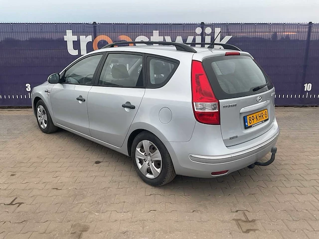 2009 - hyundai - i30 cw - 1.4i blue act. cool - personenauto - afbeelding 8 van  14