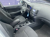 2009 - hyundai - i30 cw - 1.4i blue act. cool - personenauto - afbeelding 11 van  14