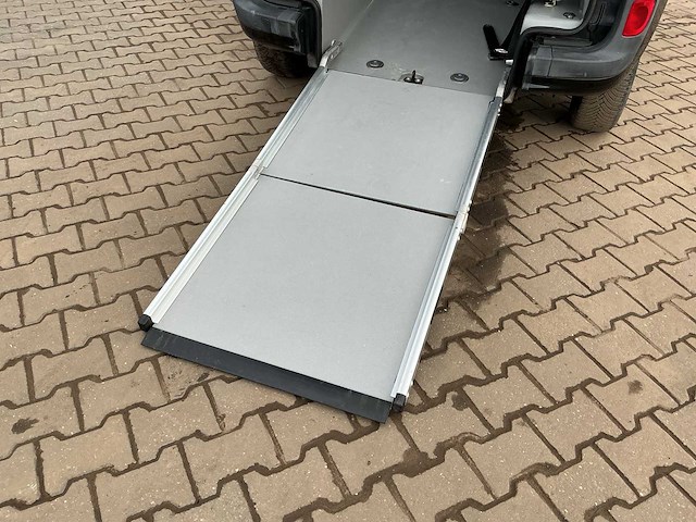 2009 - renault - kangoo family - 1.6 expression - personenauto/rolstoelauto - afbeelding 16 van  18