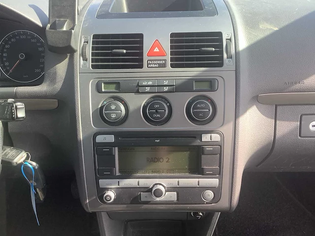 2009 - volkswagen - touran - 1.4 tsi trendline - personenauto - afbeelding 11 van  12