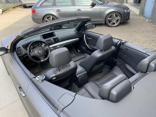 2009 bmw 130i m-sport cabriolet personenauto - afbeelding 2 van  30
