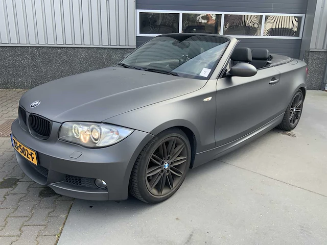 2009 bmw 130i m-sport cabriolet personenauto - afbeelding 1 van  30