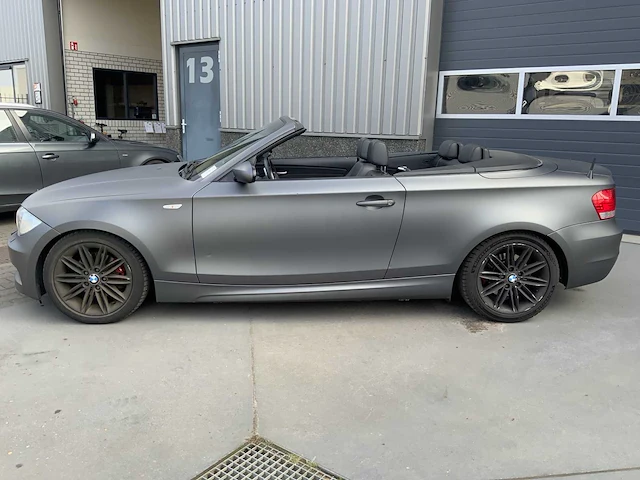 2009 bmw 130i m-sport cabriolet personenauto - afbeelding 12 van  30