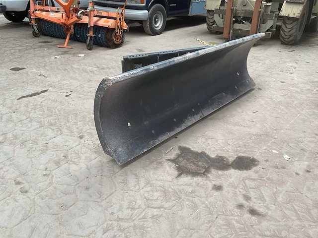 2009 bobcat 96 snow blade sneeuwschuiver - afbeelding 1 van  8