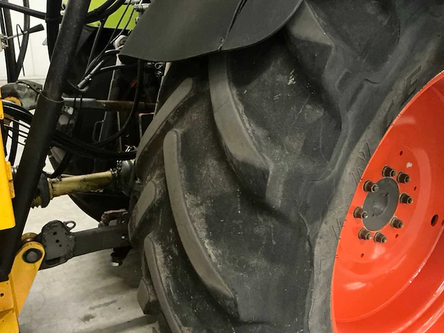 2009 claas axion 820 vierwielaangedreven landbouwtractor - afbeelding 2 van  33