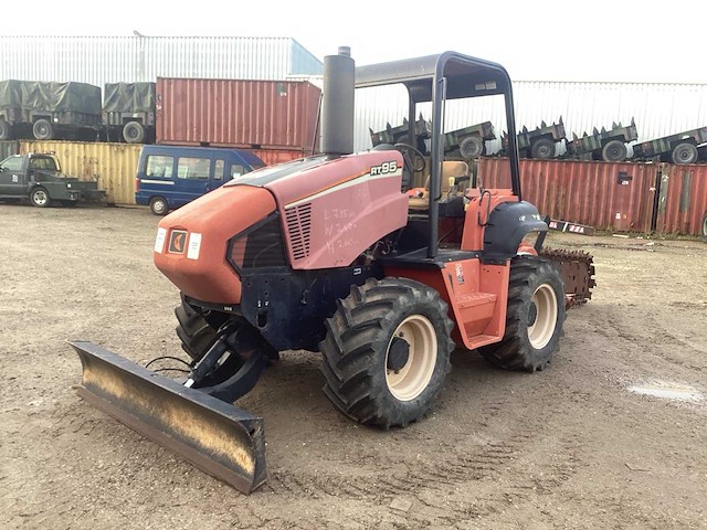 2009 cmw rt95h kettinggraver - afbeelding 1 van  25