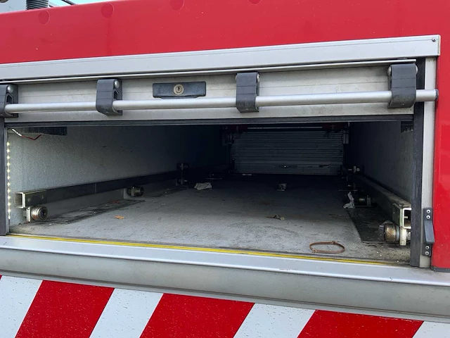 2009 daf cf 75 vrachtwagen met 32m hilton telescoophoogwerker - afbeelding 14 van  90