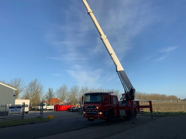 2009 daf cf 75 vrachtwagen met 32m hilton telescoophoogwerker - afbeelding 80 van  90
