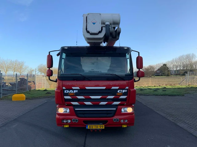 2009 daf cf 75 vrachtwagen met 32m hilton telescoophoogwerker - afbeelding 78 van  90