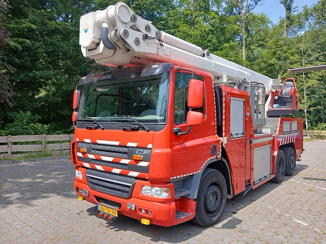 2009 daf cf 75 vrachtwagen met 32m hilton telescoophoogwerker - afbeelding 1 van  102