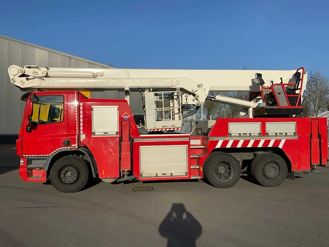 2009 daf cf 75 vrachtwagen met 32m hilton telescoophoogwerker - afbeelding 2 van  90