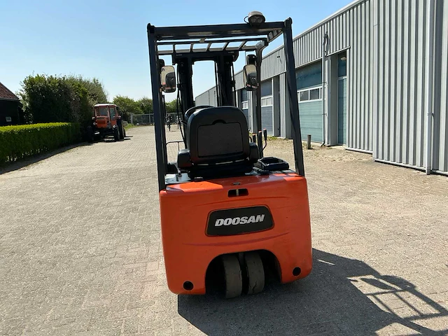 2009 doosan b15t-5 vorkheftruck - afbeelding 13 van  18