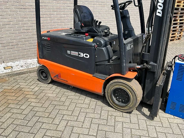 2009 doosan b30x-5 vorkheftruck - afbeelding 14 van  18