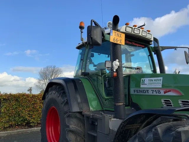 2009 fendt 718 vario tms vierwielaangedreven landbouwtractor - afbeelding 11 van  39