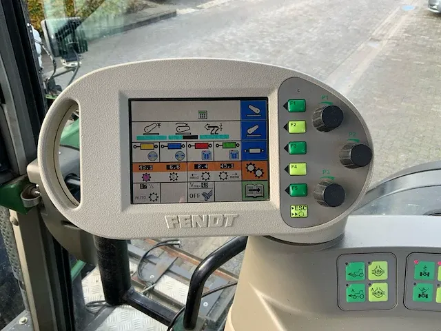 2009 fendt 718 vario tms vierwielaangedreven landbouwtractor - afbeelding 30 van  39