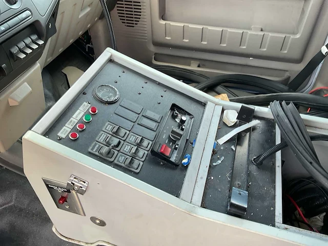 2009 ford mpv ambulance - afbeelding 3 van  16