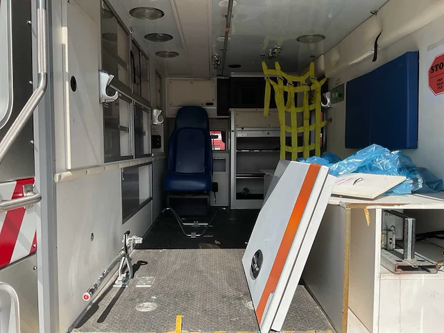 2009 ford mpv ambulance - afbeelding 4 van  16
