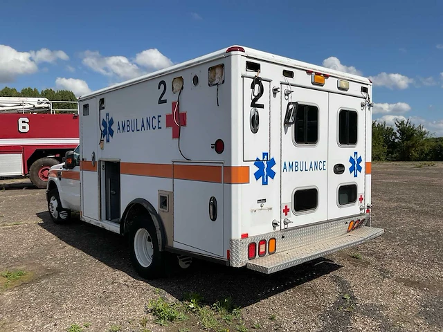 2009 ford mpv ambulance - afbeelding 11 van  16