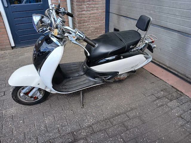 2009 fosti snorscooter ft50qt scooter - afbeelding 1 van  5