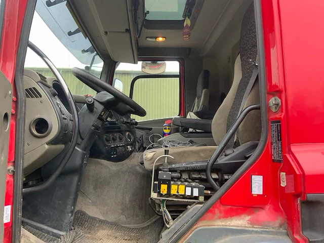 2009 ginaf x4243ts met 30 ton hyvalift haakarm en hmf 1643 z2 autolaadkraan bv-zv-63 - afbeelding 15 van  57
