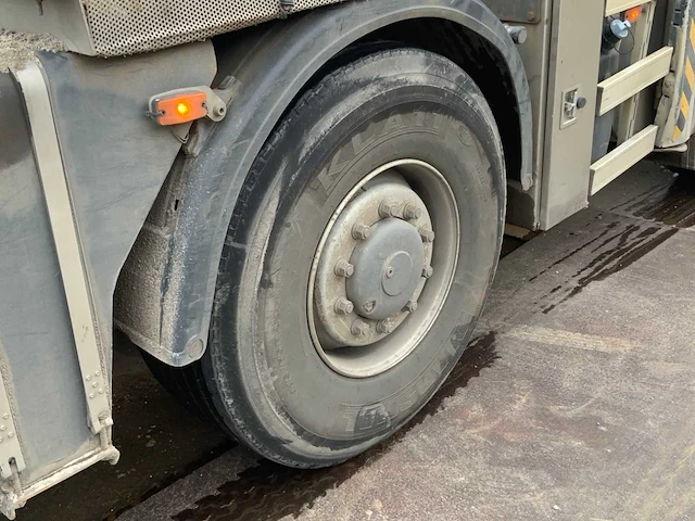 2009 ginaf x4243ts met 30 ton hyvalift haakarm en hmf 1643 z2 autolaadkraan bv-zv-63 - afbeelding 41 van  57