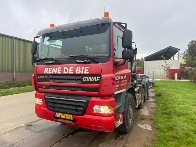 2009 ginaf x4243ts met 30 ton hyvalift haakarm en hmf 1643 z2 autolaadkraan bv-zv-63 - afbeelding 55 van  57