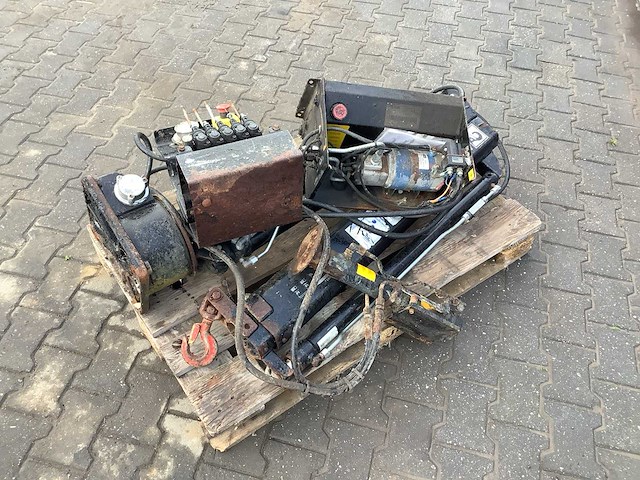 2009 hiab 008t laankraan - afbeelding 2 van  9