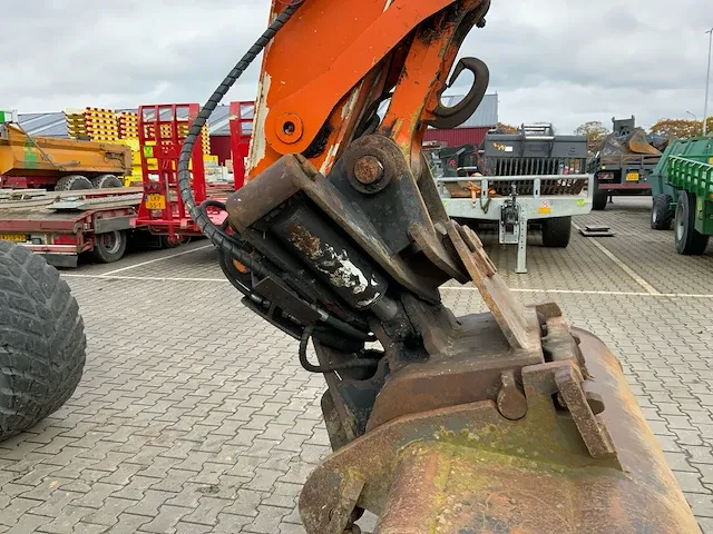 2009 hitachi zaxis 140w-3 banden graafmachine - afbeelding 14 van  45