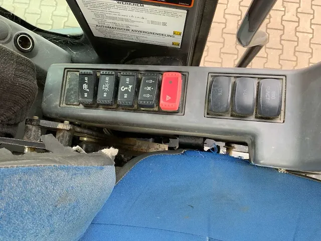2009 hitachi zaxis 140w-3 banden graafmachine - afbeelding 36 van  45