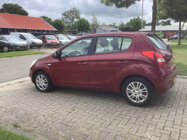 2009 hyundai i20 1.4i dynamic personenauto - afbeelding 8 van  13