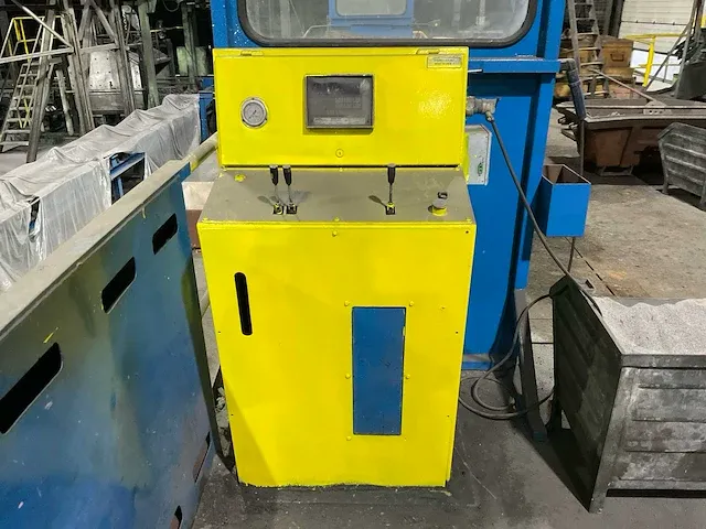 2009 inductotherm group europe 750kw pt dubbele inductie smeltende oven - afbeelding 12 van  82
